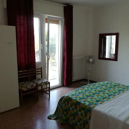 Venice בית הארחה 2*